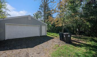4 Burlingame Ct, Ann Arbor, MI 48108