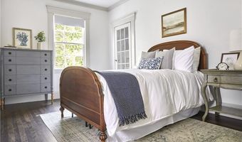 44 State St 2, Bristol, RI 02809