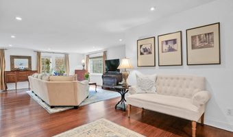 78 Hoyts Hl, Bethel, CT 06801