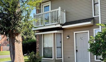 827 E Boyd Dr #A, Baton Rouge, LA 70808