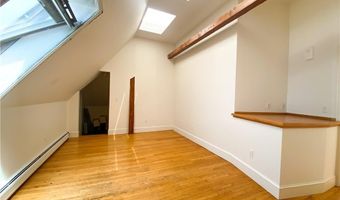 61 Ledge Rd J, Newport, RI 02840