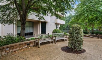 4141 N HENDERSON Rd 702, Arlington, VA 22203