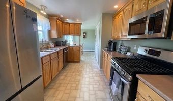 14 Grandview Dr, Berlin, NH 03570