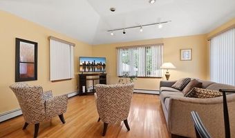 152 Nassau Dr, Albertson, NY 11507