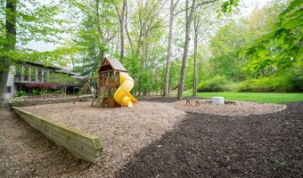 6315 Lehigh Ct SE, Ada, MI 49301
