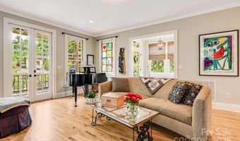 7 Kenilwood Pl, Asheville, NC 28803