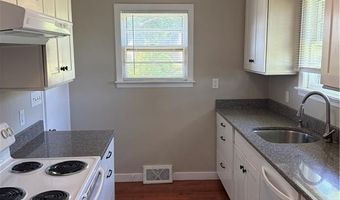 17 Saltaire Ave, Narragansett, RI 02882