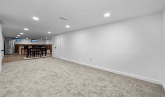6785 NW 10th St, Des Moines, IA 50313