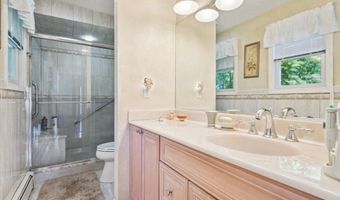 71 Top Sail Ct, Bayville, NJ 08721
