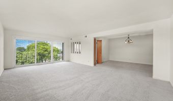 1025 S Fernandez Ave 4C, Arlington Heights, IL 60005