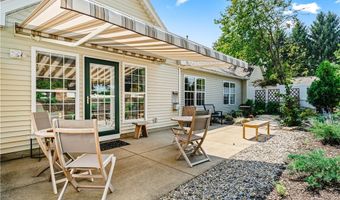 2800 Hartford Ln, Akron, OH 44312