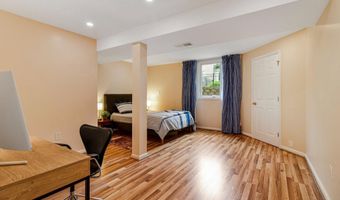 9908 KENTSDALE Dr, Potomac, MD 20854
