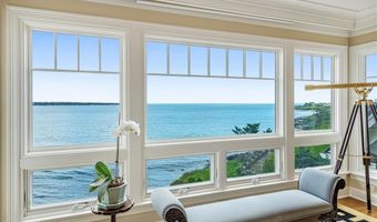 737 Boston Neck Rd, Narragansett, RI 02882
