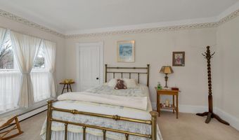19 Church St, Alton, NH 03809