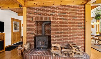40 Indian Ladder Dr, Altamont, NY 12009