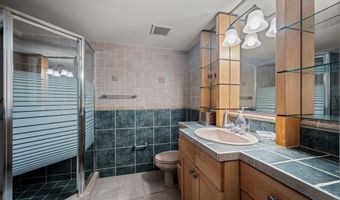 9715 SINGLETON Dr, Bethesda, MD 20817