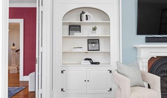 17 Everett St, Newport, RI 02840