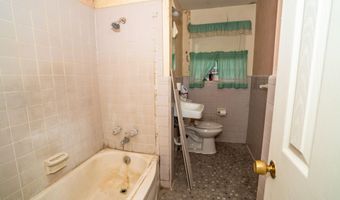 2528 Meadow Rd, Biloxi, MS 39531