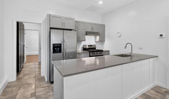 5 Normandy Sq, Guilderland, NY 12009