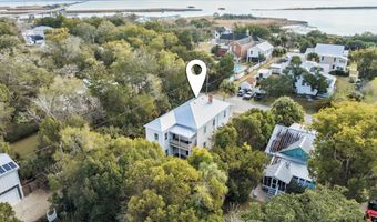 107 Ave B, Apalachicola, FL 32320