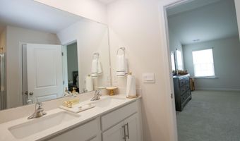 1179 Misty Creek Dr, Aberdeen, NC 28315