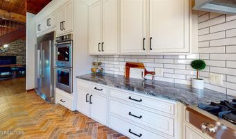 651 Cliff Top Rd, Blaine, TN 37709