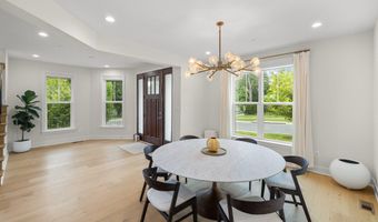 9501 WILDOAK Dr, Bethesda, MD 20814