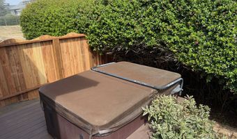 757 NEWPORT Ave SW, Bandon, OR 97411