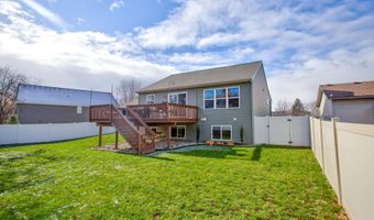 10902 Woodedge Dr, Allendale, MI 49401