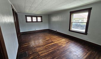 608 S Main St, Auburn, IN 46706