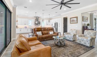 6104 LAGOMAR Ln, Apollo Beach, FL 33572