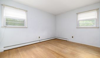 30 Tamanny Trl, Danbury, CT 06811