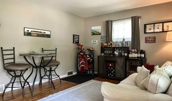424 Hilltop Rd, Ames, IA 50014