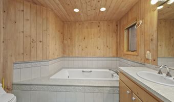 422 Bonny Rigg Hill Rd, Becket, MA 01223