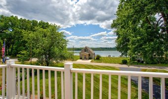 3235 Lakeview Dr, Allegan, MI 49010