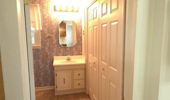 102 Wardlaw St, Abbeville, SC 29620