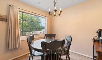 5635 E 39th St N, Bel Aire, KS 67220
