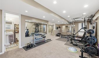 4212 Devonshire Ct, Akron, OH 44321