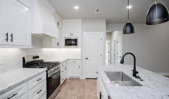 30 Selland Dr, Bella Vista, AR 72715
