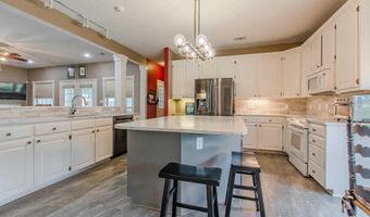 8900 Hinkson Rd, Benton, AR 72019