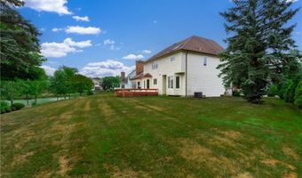 121 Summershade Ct, Amherst, NY 14051