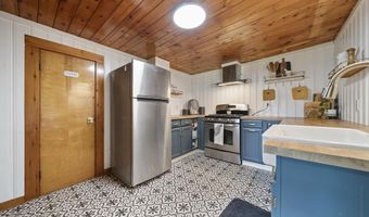 50 Long Hill Rd, Raymond, NH 03077