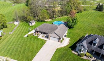 706 Taylor Ln, Albion, IN 46701