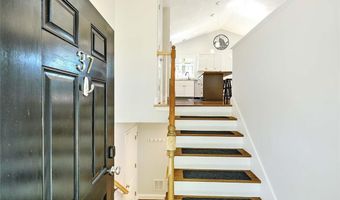 37 Lakeview Ave, Lincoln, RI 02865