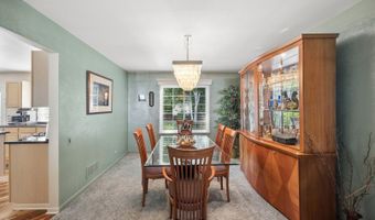190 Lake Dr S, Algonquin, IL 60102