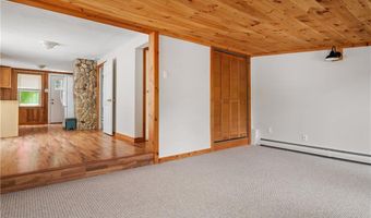 87 Jackson Schoolhouse Rd, Glocester, RI 02814
