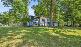 825 Valley Dr, Amherst, OH 44001