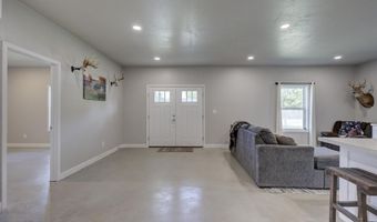 522 W 2nd St, Baxter Springs, KS 66713