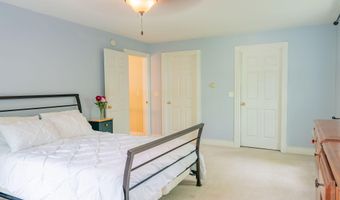 24 Surrey Ln, Falmouth, ME 04105