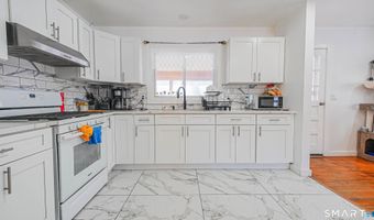 36 Benson Dr, Danbury, CT 06810